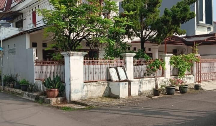 Rumah Huk 2 Lantai Rapih dan Asri