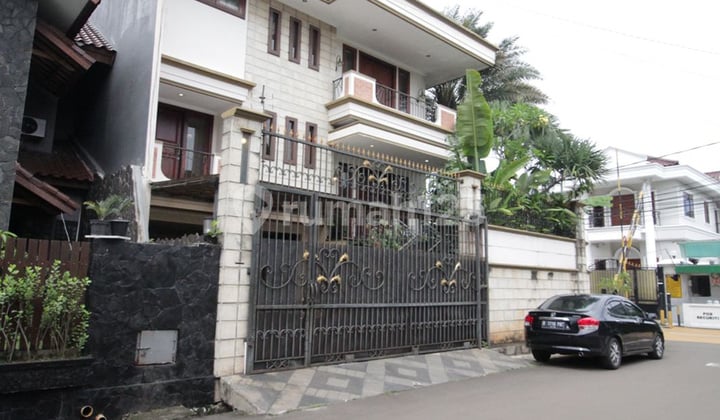 Jual Rumah di Permata Hijau Cidodol Kebayoran Lama Jakarta Selatan, Mewah 2,5Lt 5Kamar Tidur Luas 288M bisa KPR
