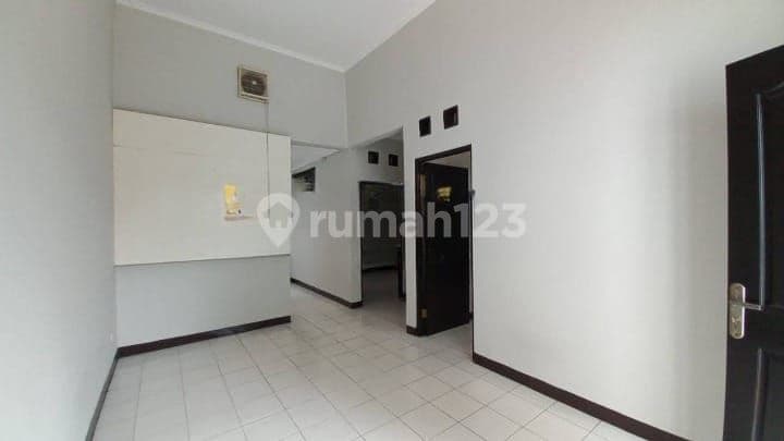 Rumah Hadap Timur dalam Cluster di Bintaro Jaya Sektor 9.