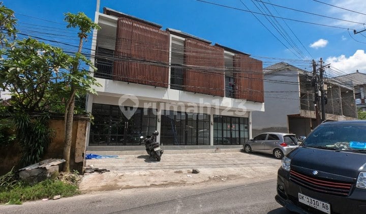 English: For Rent: Shop House on Jalan Tegalwangi, South Denpasar, Fully Furnished