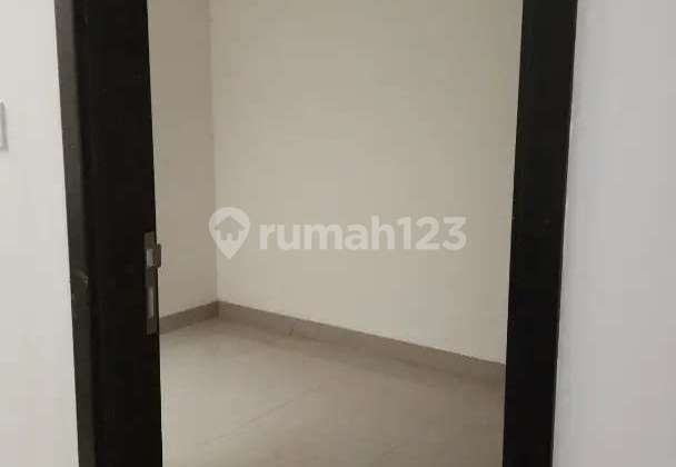 Disewakan Cepat BU Rumah Condo House Green Royale Semi Furnished sudah AC dan Kitchen Set Dapur