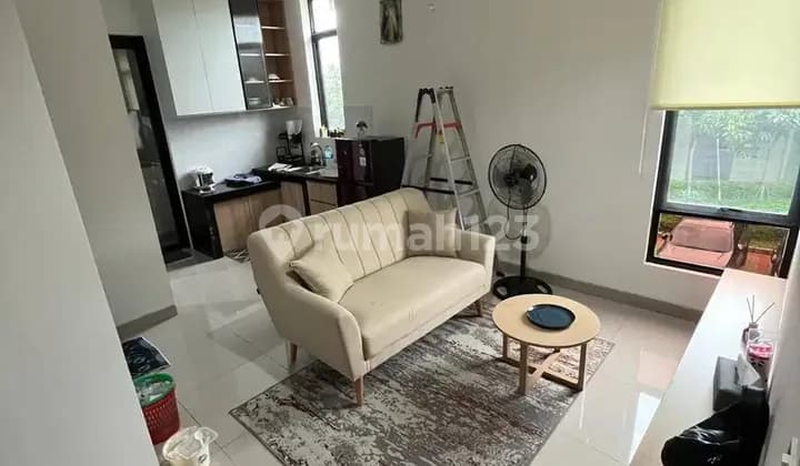 Disewakan Rumah Condo House Green Royal Lantai 2 Hoek Siap Huni Bersih Bawa Koper Saja