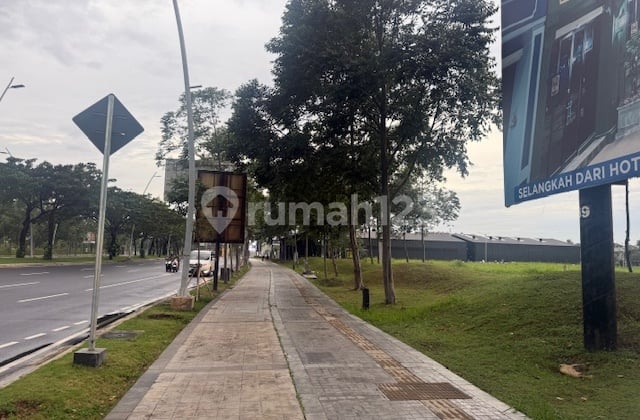 Prime location commercial plot for rent at Pantai Indah Kapuk 2
