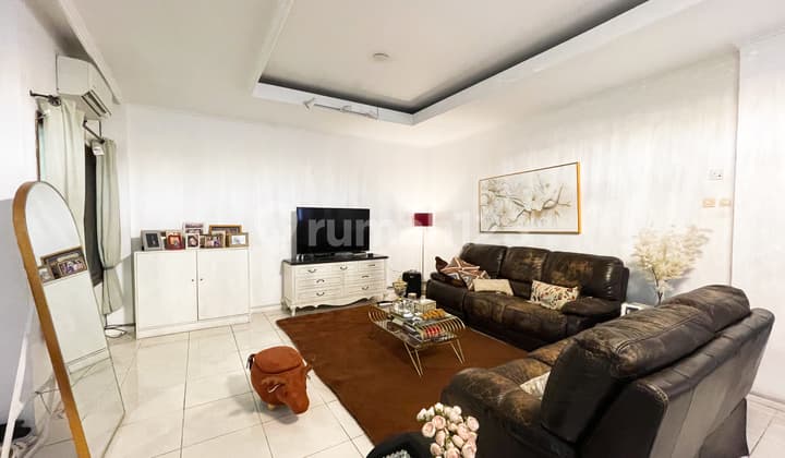 Dijual apartemen kondominium galleria court 3 kamar tidur lengkap dengan furnitur