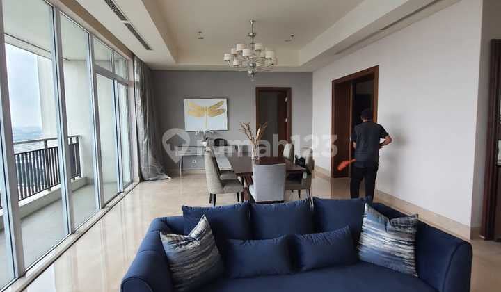 Furnished 4 bedrooms the pakubuwono signature apartment for rent