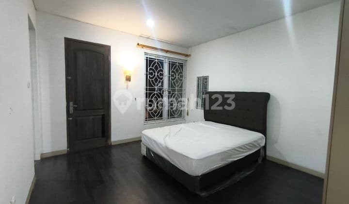 Furnished 4 bedrooms house green permata pesanggrahan for rent