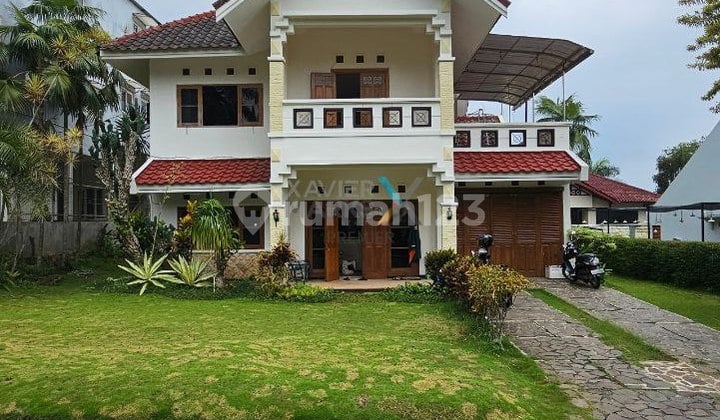 Villa House With Private Pool, Fully Furnished in Villa Kusuma Estate Housing, Batu