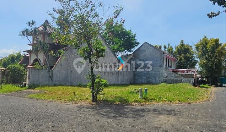 Tanah Kavling Hook di Graha Golf, Araya Malang