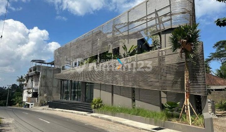 Commercial Building, Business House, Shop House on Jalan Pantai Nyanyi Axis, Br. Beraban, Tabanan, Bali