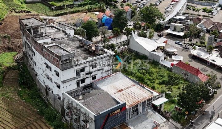 Hotel dan Cottage di Jalan Pandesari Pujon, Batu