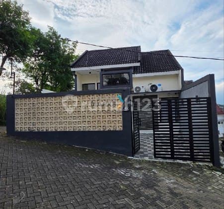 Rumah Villa Full Furnished di Jalan Imam Bonjol, Oro Oro Ombo, Batu Kota
