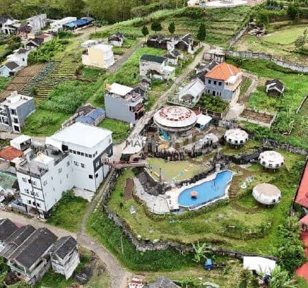 Bangunan Hotel 5 Lantai, Guest House, Penginapan di Paralayang, Pujon Batu