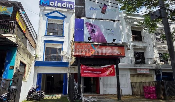 Ruko di Poros Jalan Letjen S. Parman, Blimbing Malang