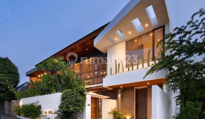 Modern Tropical Villa In Canggu - Only 5 Minutes To Finns Beach Club