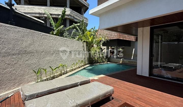 Modern Tropical Villa Hanya 5 Menit ke Pantai Batu Bolong Canggu
