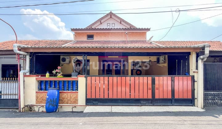 Rumah 4 KT Strategis 15 Menit ke Stasiun Pondok Cina Bebas Banjir J25089