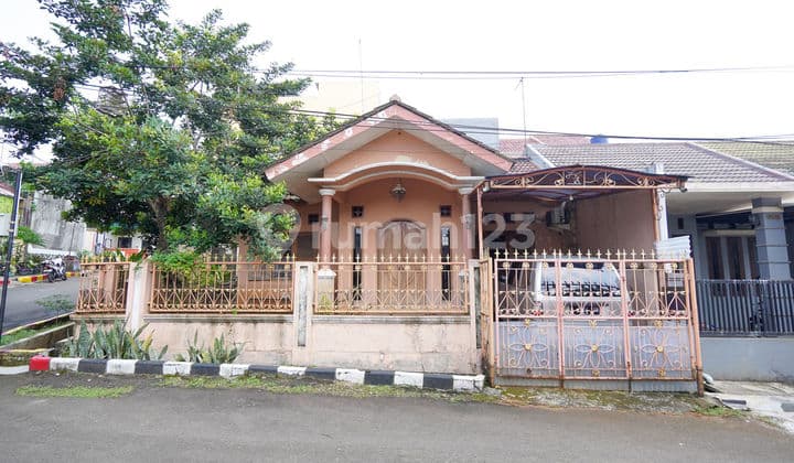 House LT 144m² End Unit, 15 Minutes to Citra Medika Hospital, Depok, KPR Available J28446.