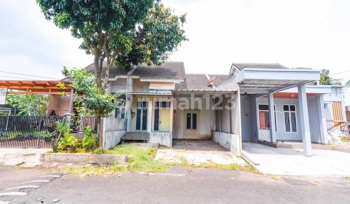 House 10 minutes to The Park Sawangan Ready to Live In with KPR Assistance J-37039