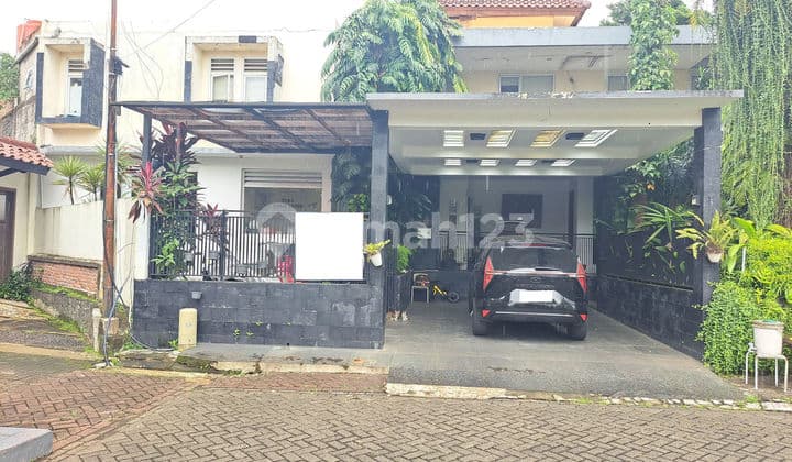 Rumah Luas 3 Lantai 12 Menit ke Rs Puri Cinere Hadap Selatan J40060