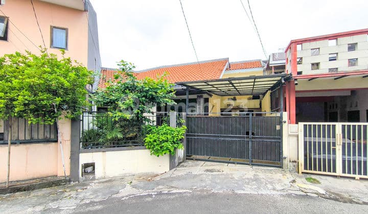 Rumah 15 menit ke The Breeze BSD City SHM LT 263 Hadap Selatan J-28539