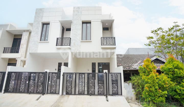 Rumah 2 Lt SHM Hadap Utara 15 Menit ke Rs. Taman Harapan Baru J-34099