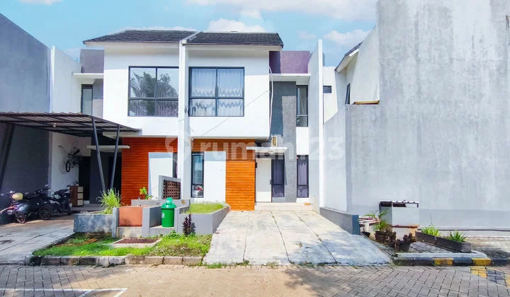Beautiful 2-Storey House, 15 Minutes to Living World Kota Wisata Cibubur J-46118