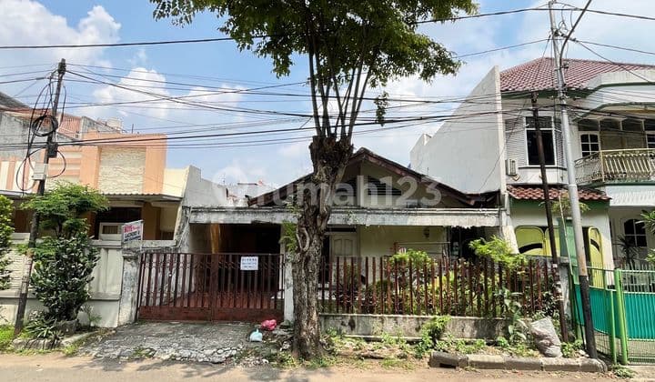 House Land Area 200 Facing East 5 Minutes to Lippo Mall Puri Ready for Mortgage J-46940