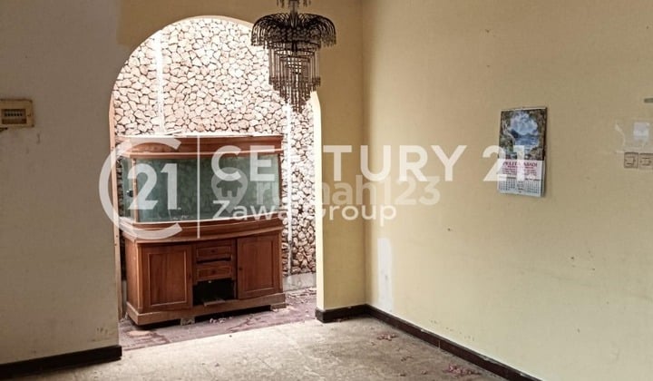 Dijual Rumah Tua Hitung Tanah Hadap Selatan di Sunrise Garden