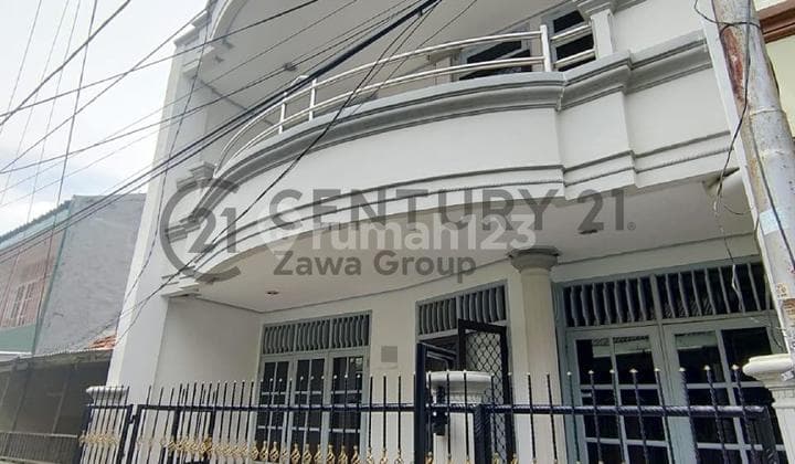 Quick Sale 2-Story Ready-to-Occupy House in Tanjung Duren, West Jakarta