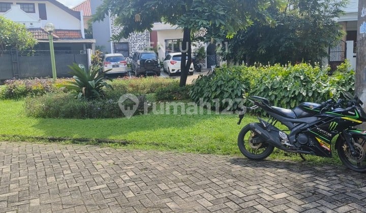 Disewakan Rumah Di Sektor 5 Bintaro Depan Taman TA16458