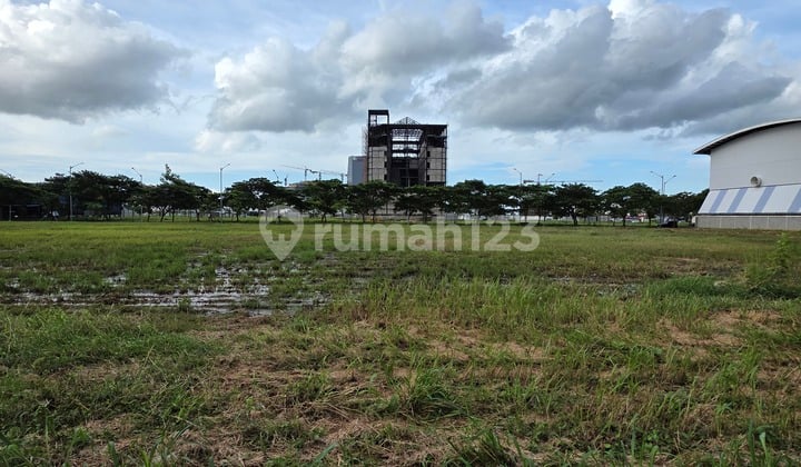 Kavling Komersil di Pantai Indah Kapuk Row Jalan Lebar