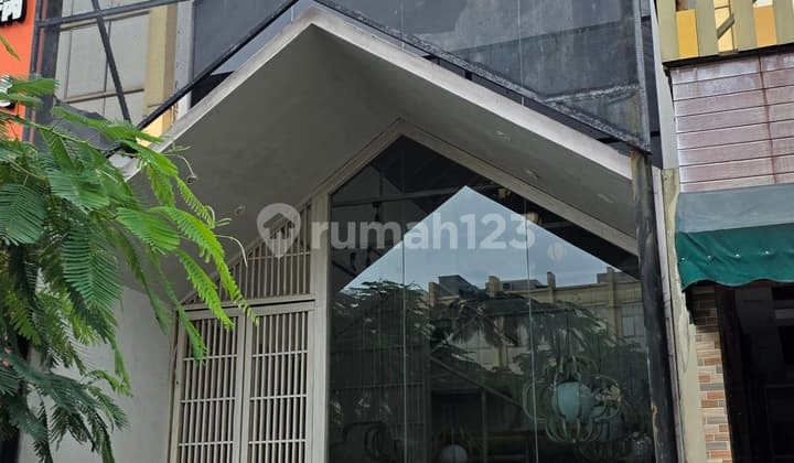 Ruko Siap Pakai di Pantai Indah Kapuk Full Furnished Interior