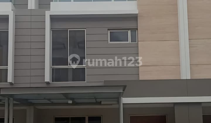 Rumah 3 Lantai di Pantai Indah Kapuk Kondisi Rapi dan Nyaman