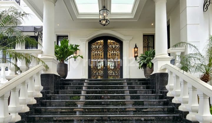 Rumah Mewah di Kemang Jakarta Selatan Fully Furnished Siap Huni