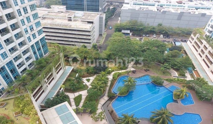 Apartemen The Kensington Royal Suites 3 Kamar Tidur Furnished Bagus