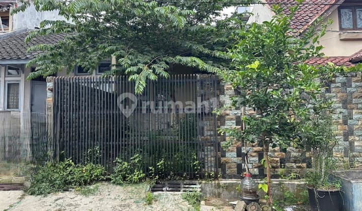 House, 1.5 Floors, Freehold Title (SHM), in Cileunyi, Quick Sale, Ready for Renovation