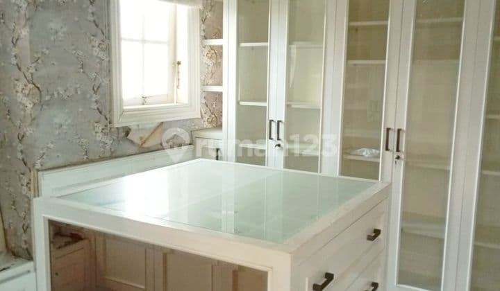 Rumah Hoek di Blossom Residence