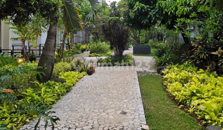 Town House Hook di Springhill Golf Residence, Kemayoran, Jakarta