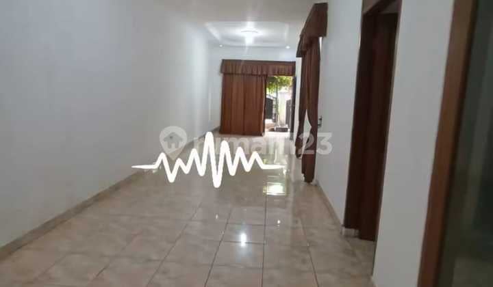 Rumah 2½ Lantai Komplek Perumahan Duren Sawit Jakarta Timur