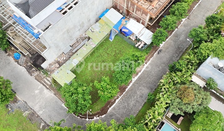 Jual Kavling Premium Graha Family Surabaya, Golf Ambeience