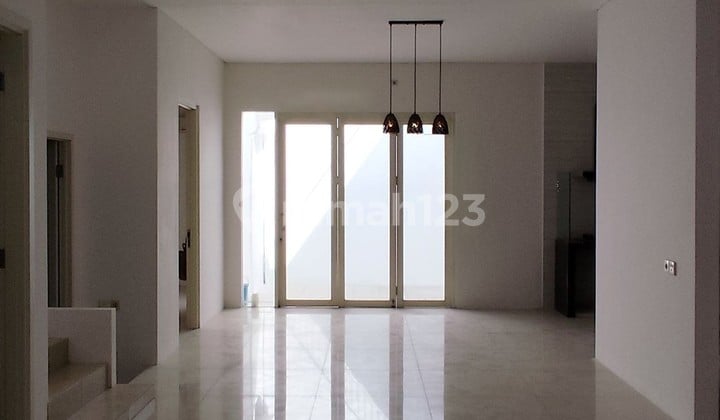 Jual Rumah 2 Lantai Murah di Wisata Bukit Mas Wiyung Surabaya