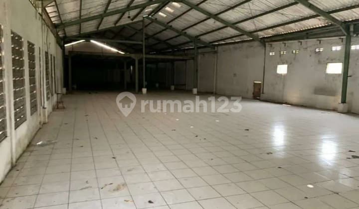 Gudang ex Pabrik kertas, luas dan siap pakai, di kota surabaya