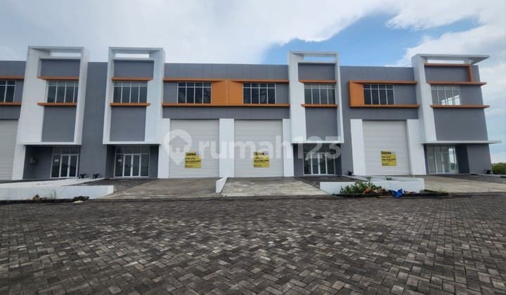 Sewa Gudang Murah di ELP JIIPE Manyar, Gresik Dekat Pelabuhan