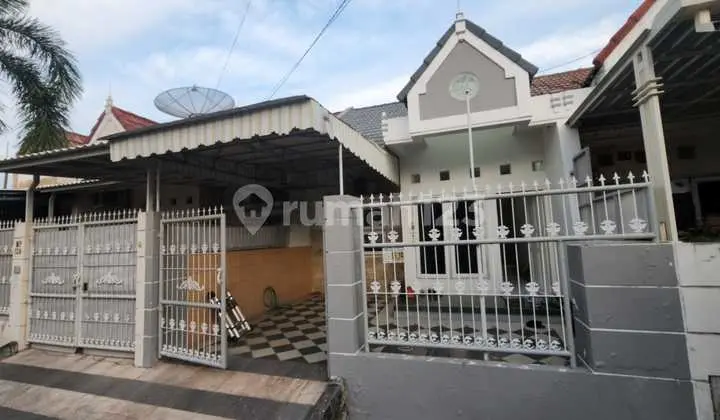 Rumah murah strategis di Perumahan Mulyosari Prima Surabaya