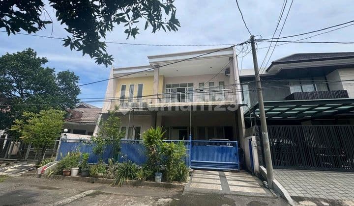 Dijual Rumah Mewah Di Dharmahusada Permai