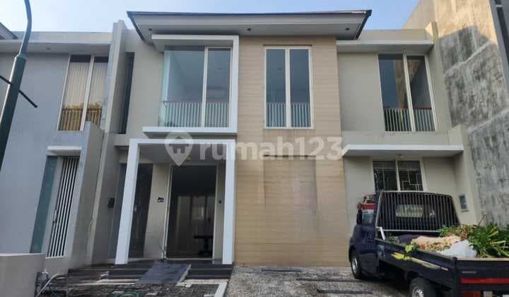Dijual Rumah Minimalis 2 Lantai di Taman Puspa Raya Citraland
