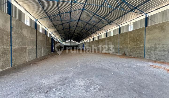 Gudang Strategis Luas di Kraton Pasuruan