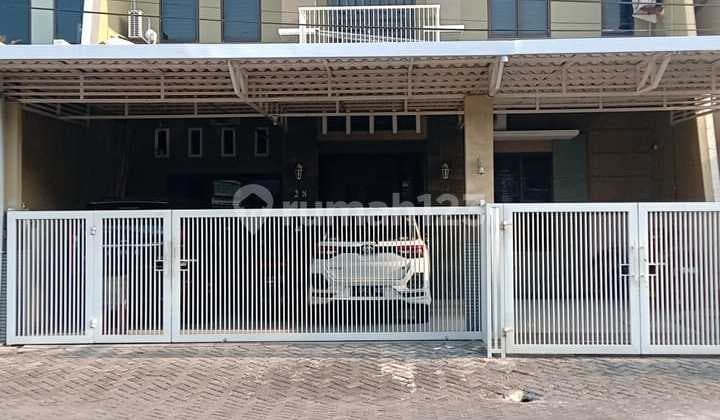 Dijual Rumah Bagus Semi Furnished di Pondok Tjandra, Waru