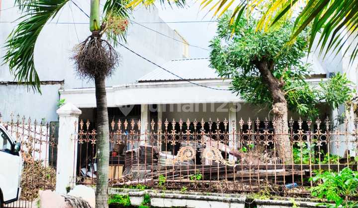 For Sale, Land-Sized House in Jajar Tunggal, Surabaya City, Surabaya