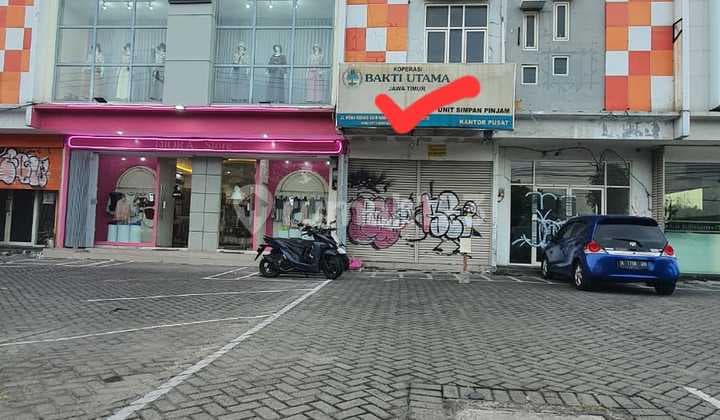 For Sale: 4.5-Story Shophouse on Jl. Wisma Kedungbaruk, Rungkut Surabaya